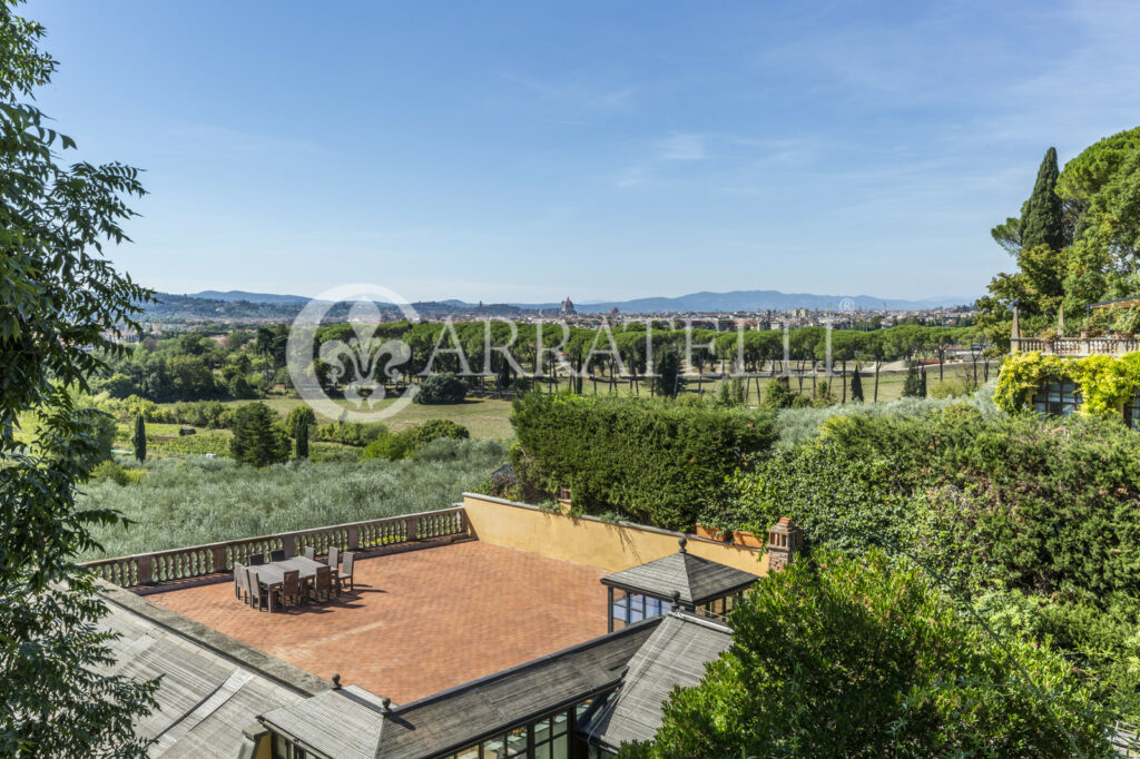 Villa di prestigio con giardino e piscina Firenze