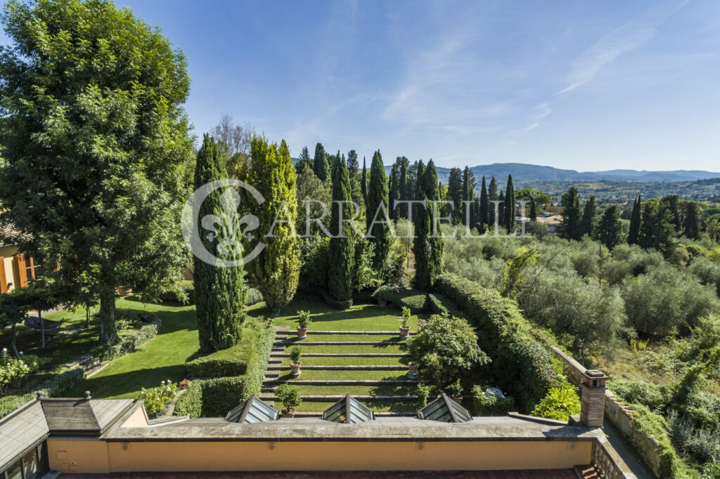 Villa di prestigio con giardino e piscina Firenze