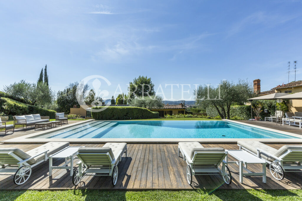 Villa di prestigio con giardino e piscina Firenze