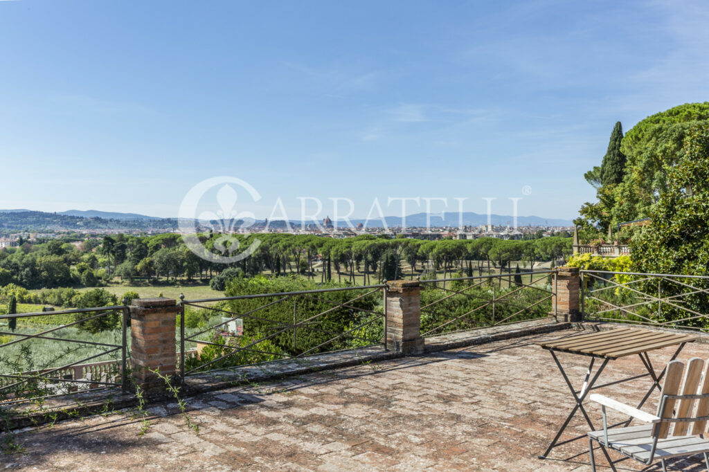 Villa di prestigio con giardino e piscina Firenze