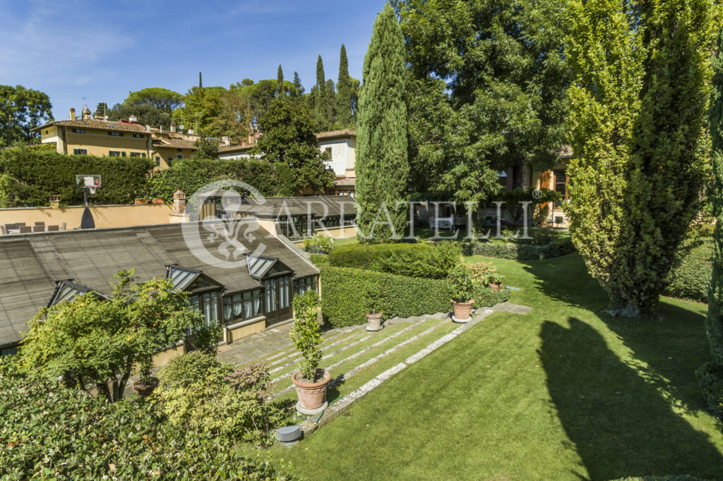 Villa di prestigio con giardino e piscina Firenze