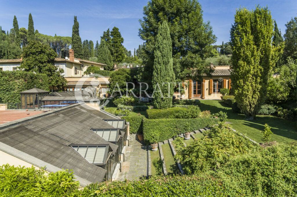 Villa di prestigio con giardino e piscina Firenze