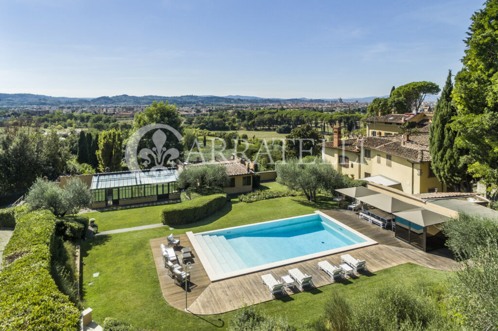 Villa di prestigio con giardino e piscina Firenze