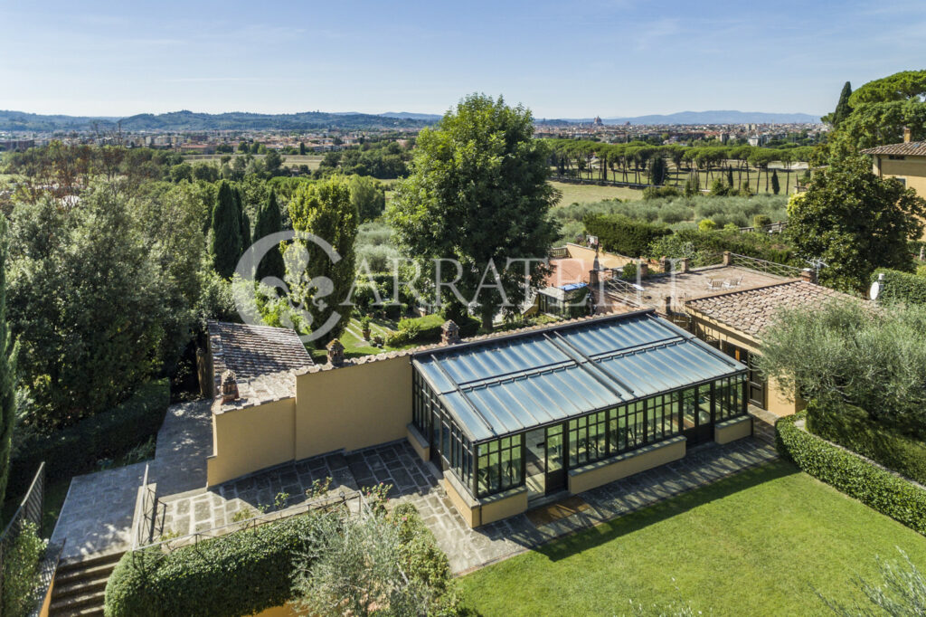 Villa di prestigio con giardino e piscina Firenze