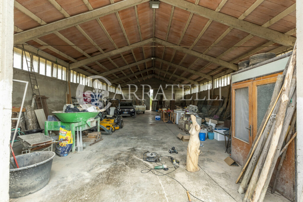 Incantevole casale con terreno e piscina, Volterra