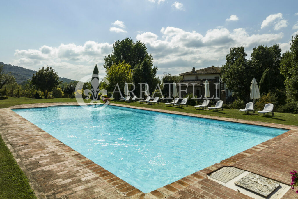 Villa nobiliare con piscina e dépendance a Cortona