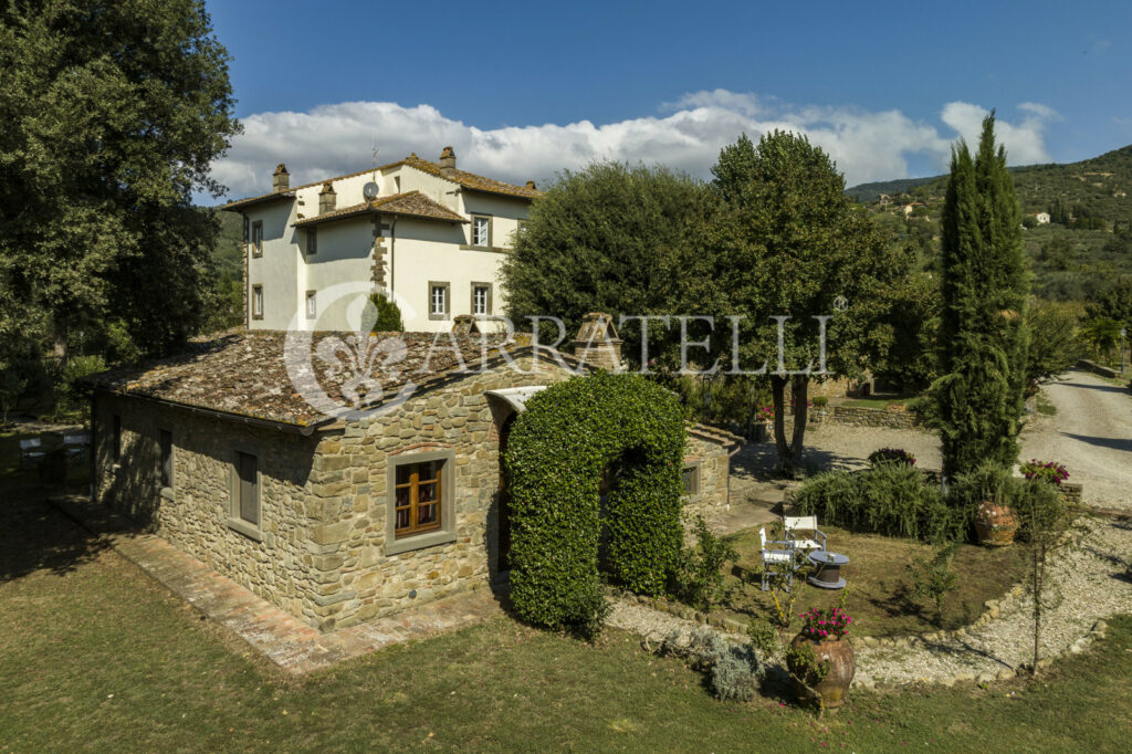 Villa nobiliare con piscina e dépendance a Cortona