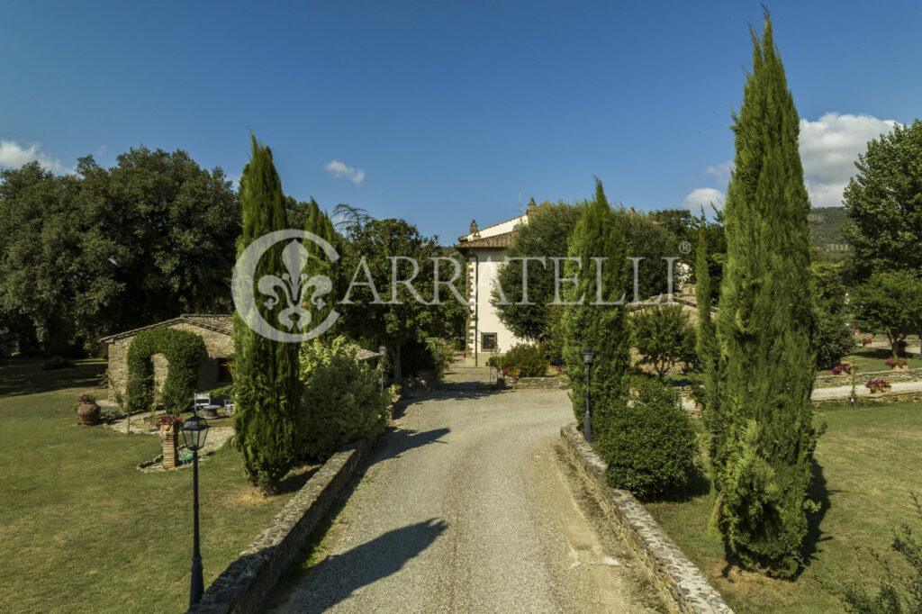 Villa nobiliare con piscina e dépendance a Cortona