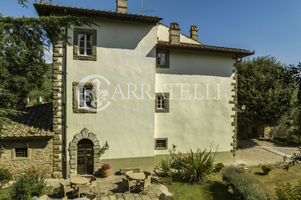 Villa nobiliare con piscina e dépendance a Cortona