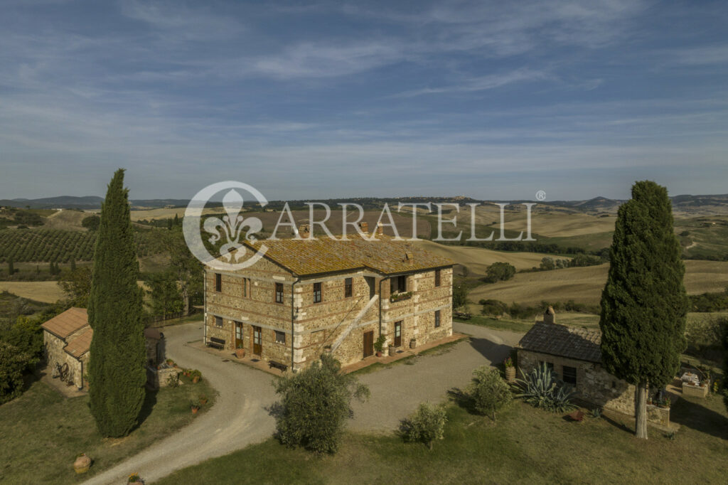 Casale in Pietra panoramico a San Quirico d’Orcia.