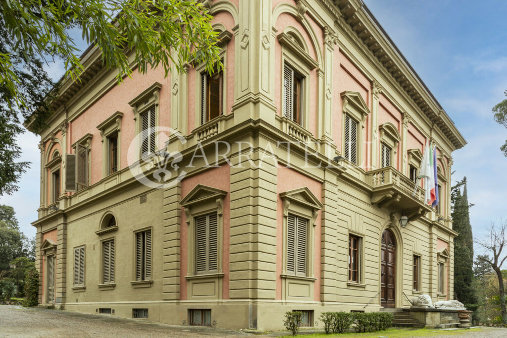 Villa storica con parco e dependance Porta Romana