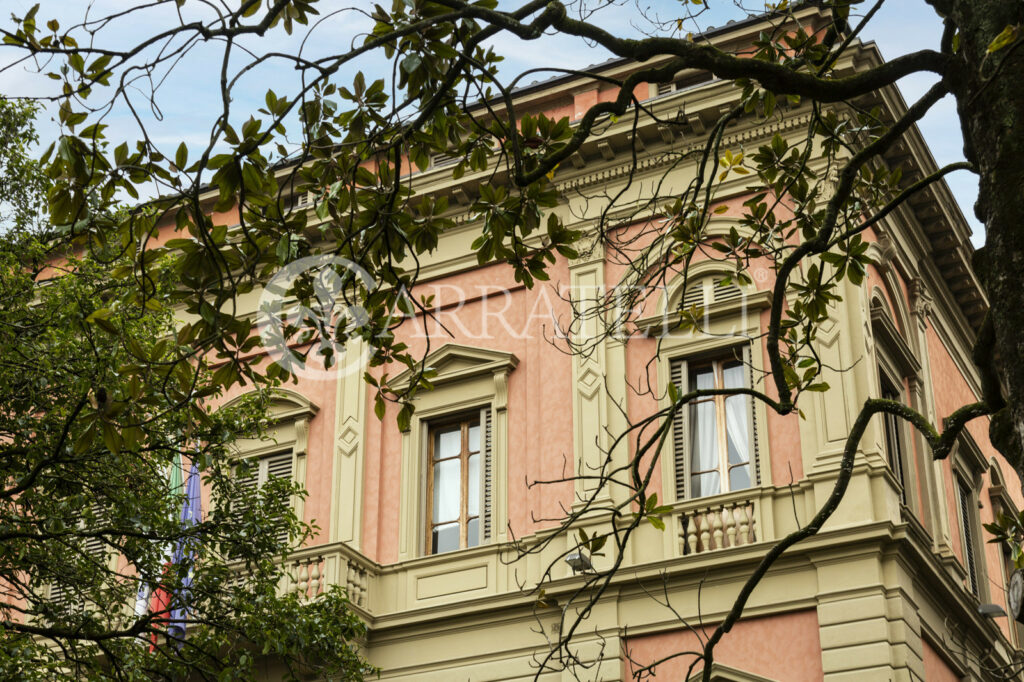 Villa storica con parco e dependance Porta Romana