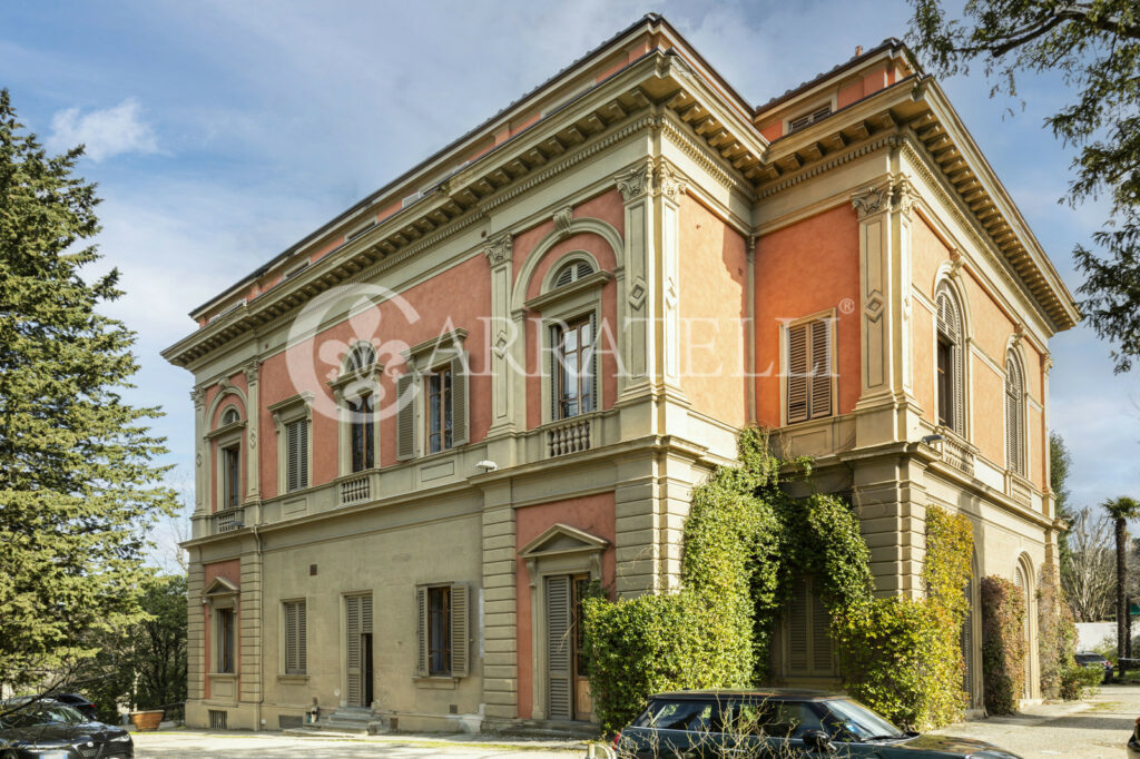 Villa storica con parco e dependance Porta Romana