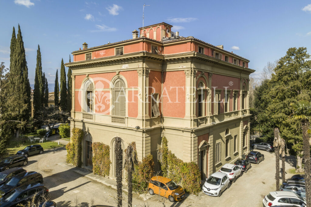 Villa storica con parco e dependance Porta Romana