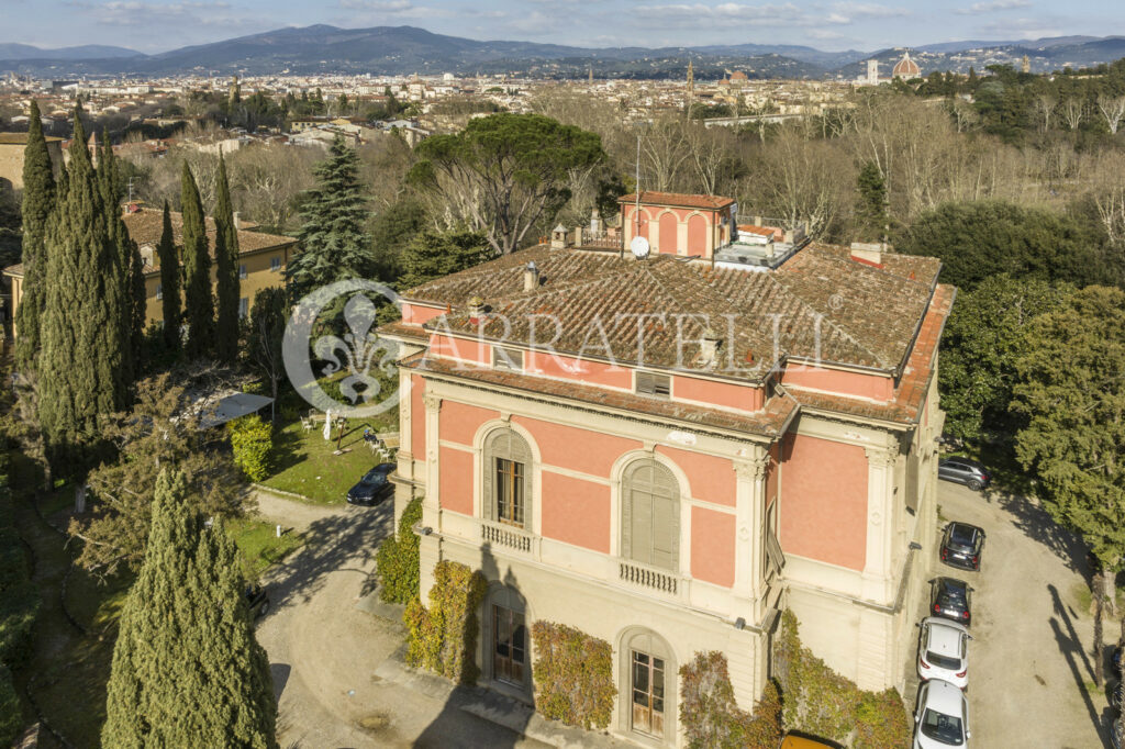 Villa storica con parco e dependance Porta Romana