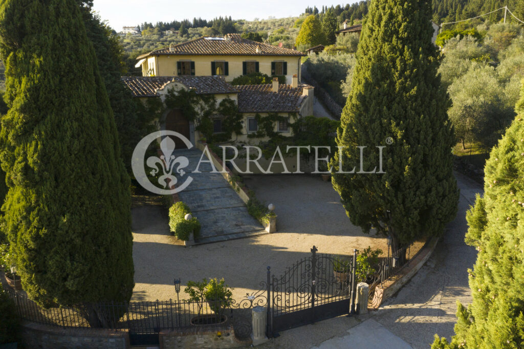 Prestigiosa villa Medicea sulle colline di Firenze