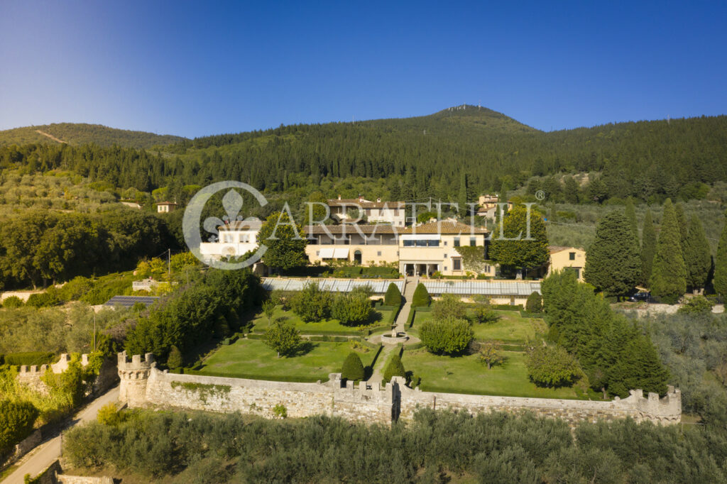 Prestigiosa villa Medicea sulle colline di Firenze