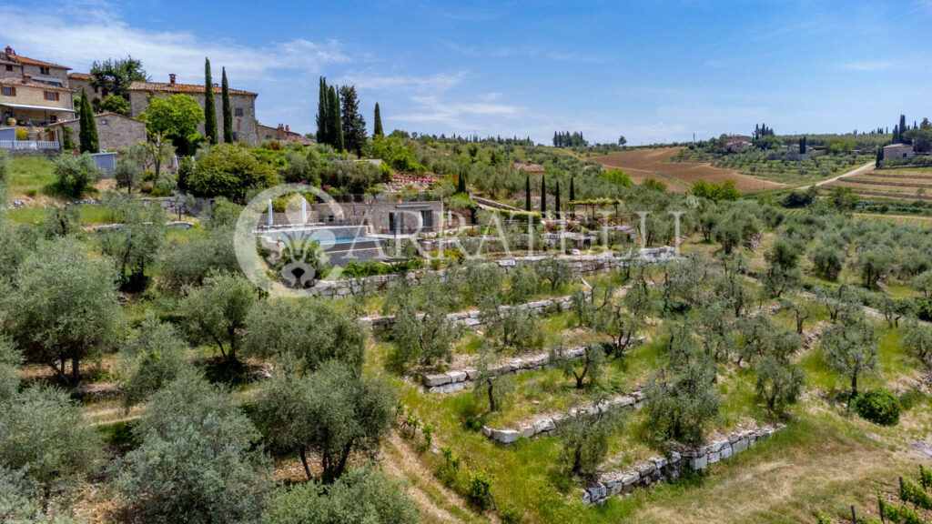 Ville restaurate in borgo toscano con piscine