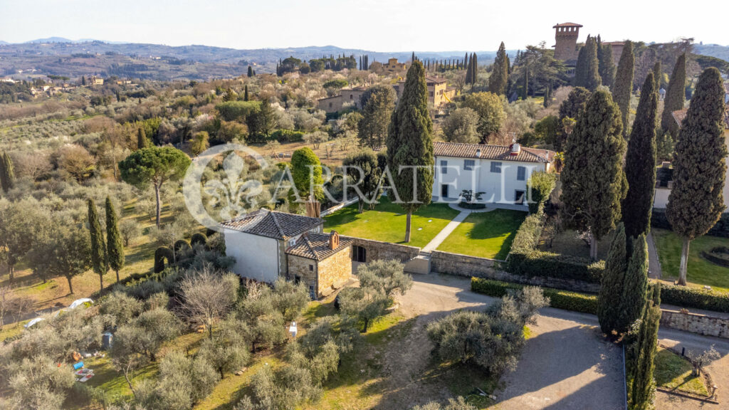 Lussuosa villa ristrutturata a Marignolle – Firenze