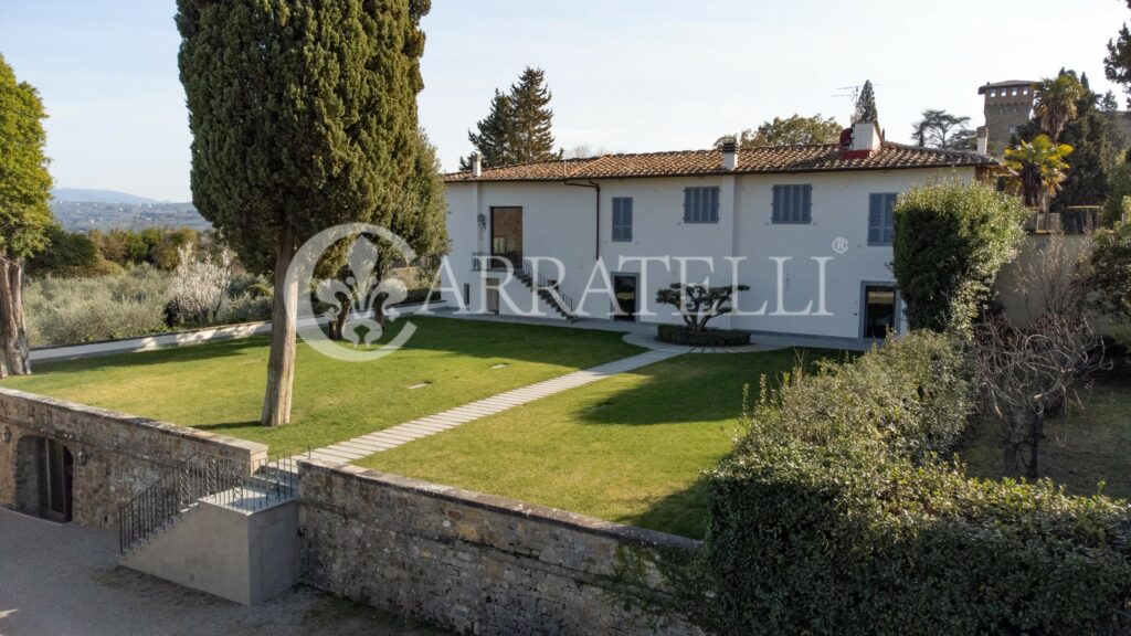 Lussuosa villa ristrutturata a Marignolle – Firenze