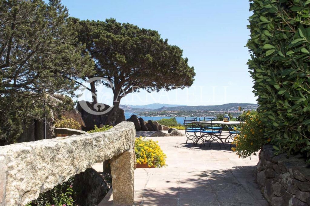 Villa con piscina e vista mare a Porto Rafael