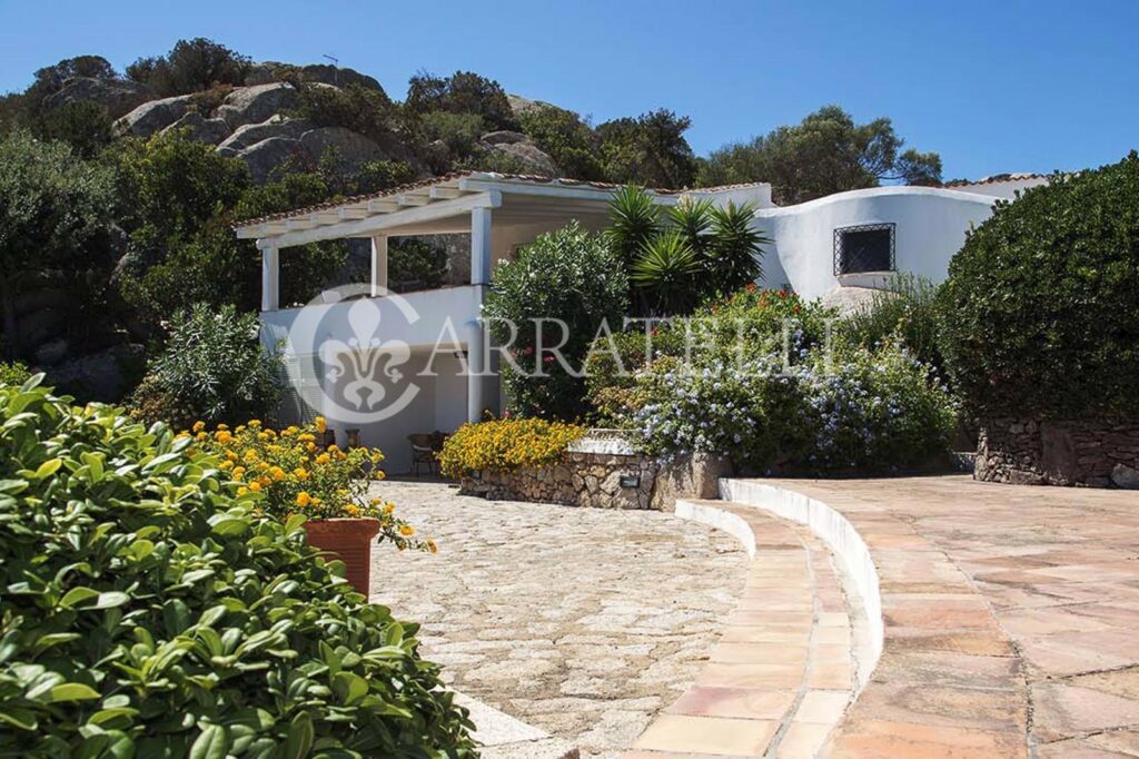 Villa with pool and sea view in Porto Rafael