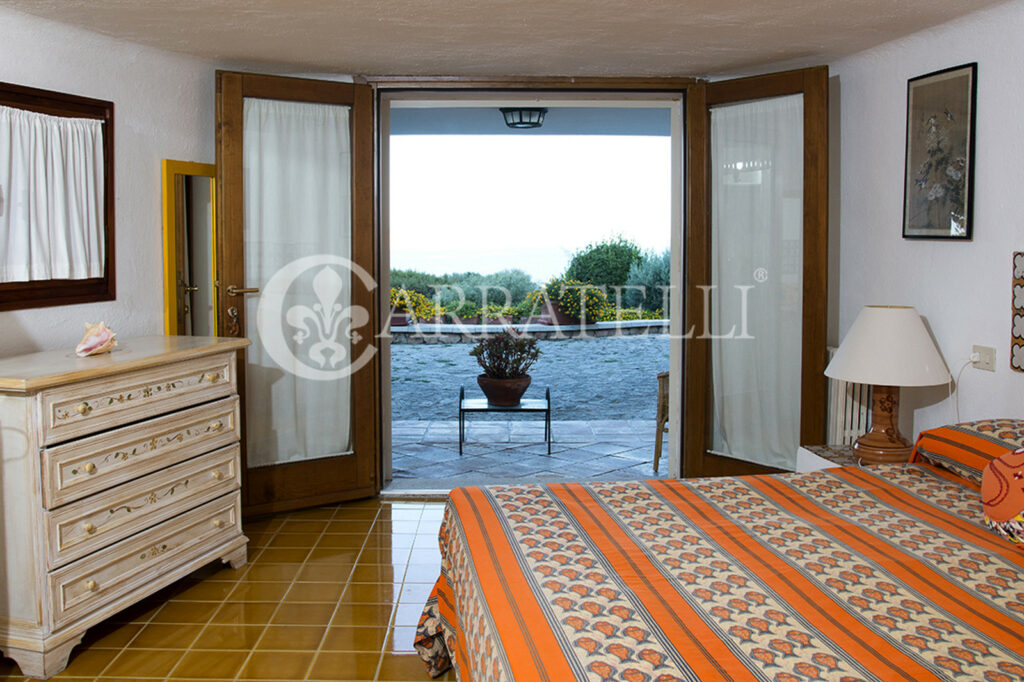 Villa con piscina e vista mare a Porto Rafael