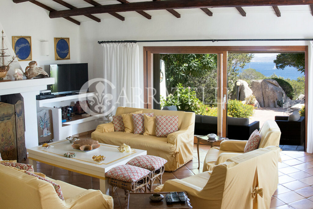 Villa con piscina e vista mare a Porto Rafael