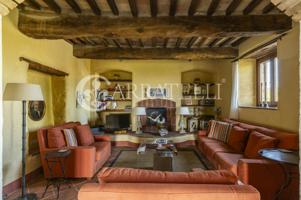 Casale con Piscina a Montalcino Toscana