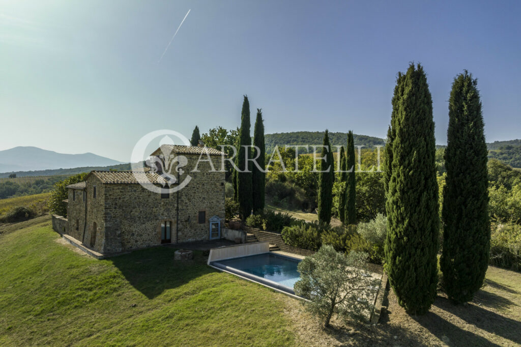 Casale con Piscina a Montalcino Toscana