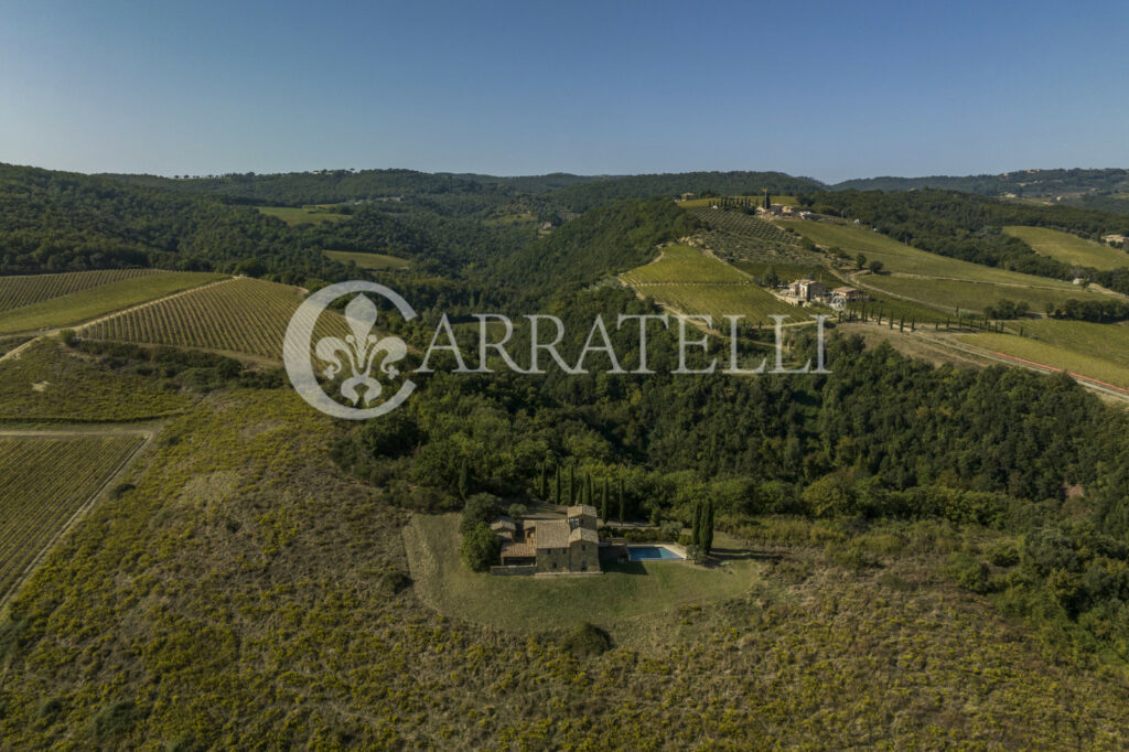 Casale con Piscina a Montalcino Toscana