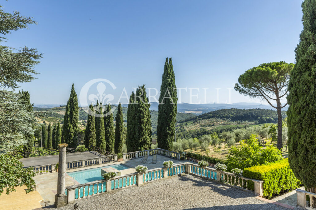 Azienda vitivinicola e olearia con parco e piscina