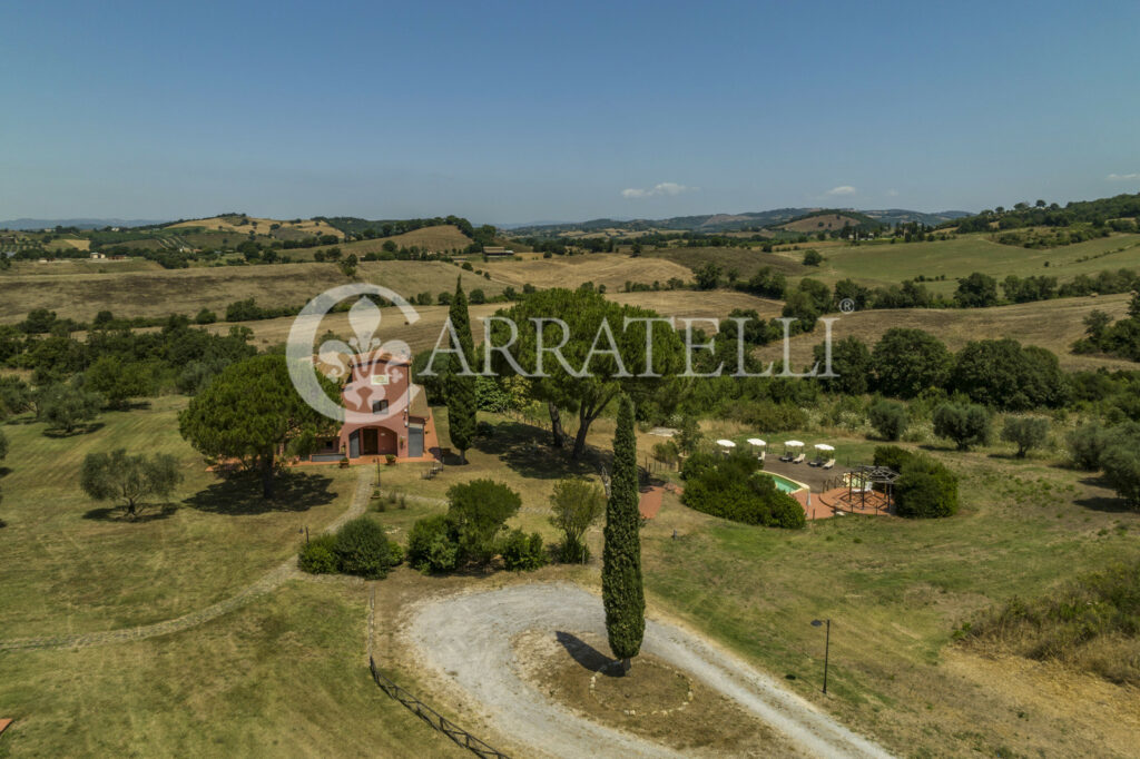 Azienda Agricola con Resort nella Maremma Toscana