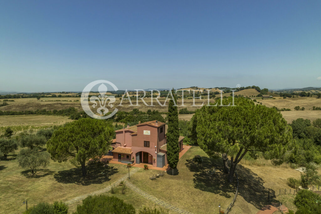 Azienda Agricola con Resort nella Maremma Toscana