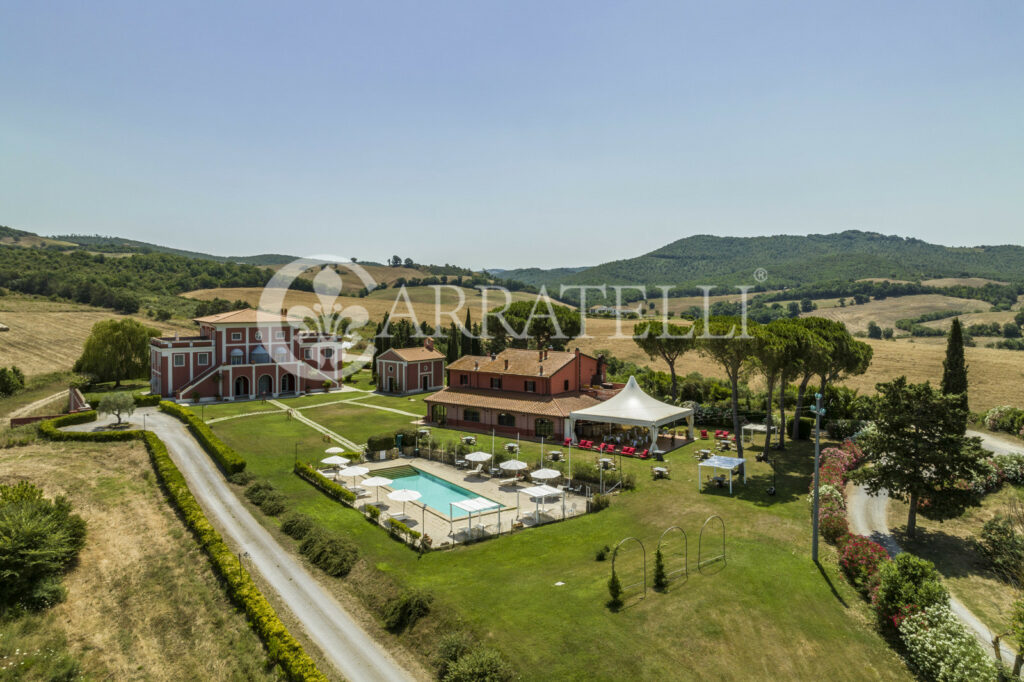 Azienda Agricola con Resort nella Maremma Toscana