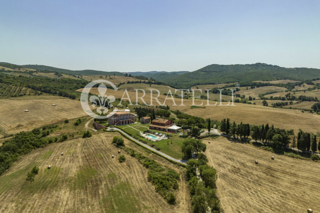 Azienda Agricola con Resort nella Maremma Toscana