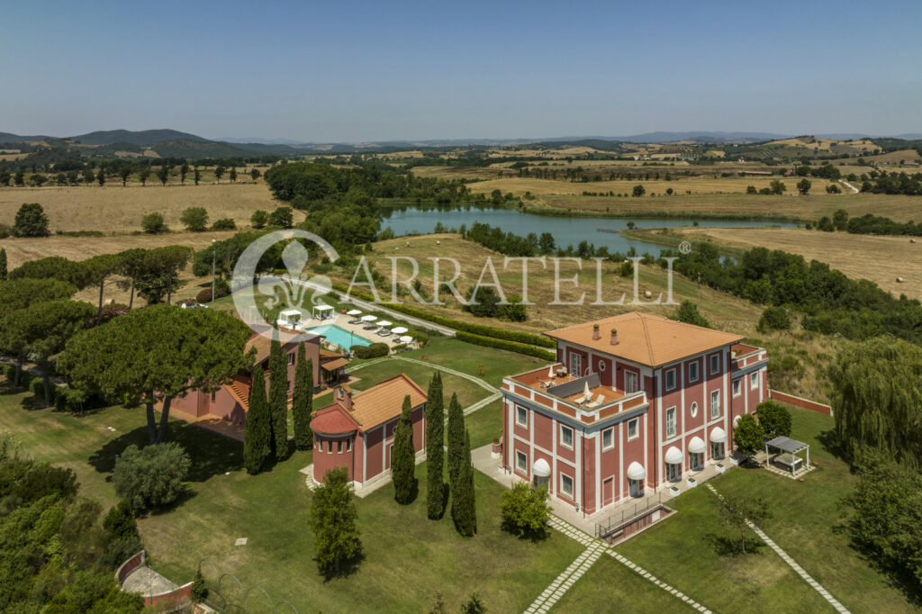 Azienda Agricola con Resort nella Maremma Toscana