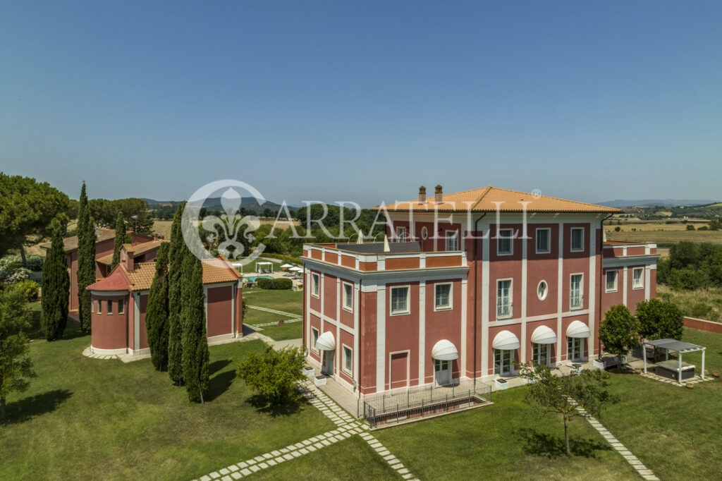 Azienda Agricola con Resort nella Maremma Toscana