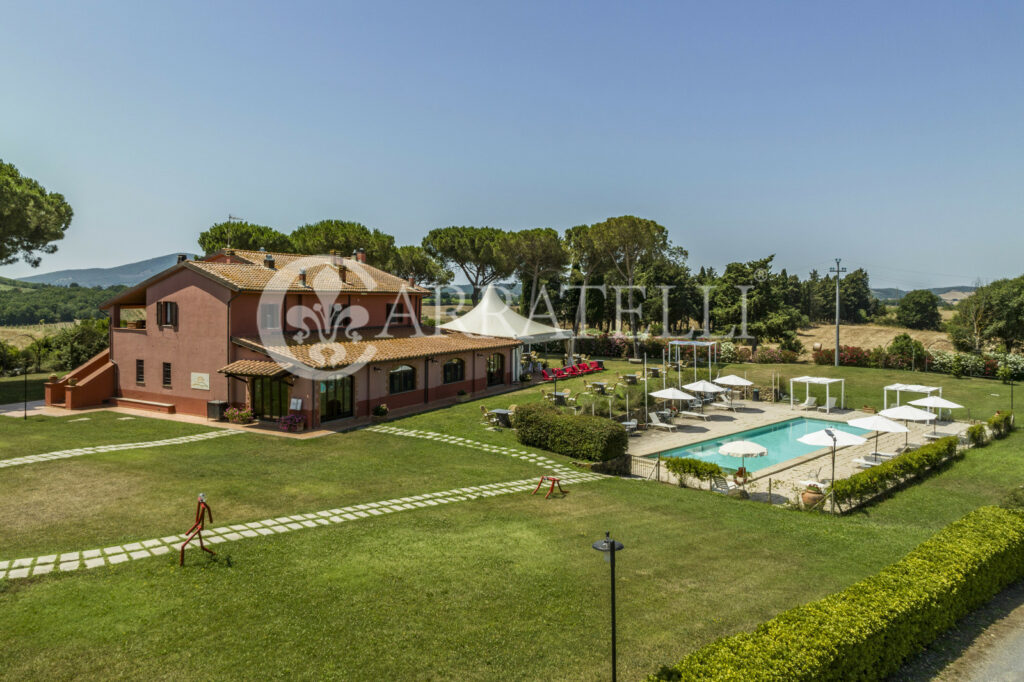 Azienda Agricola con Resort nella Maremma Toscana