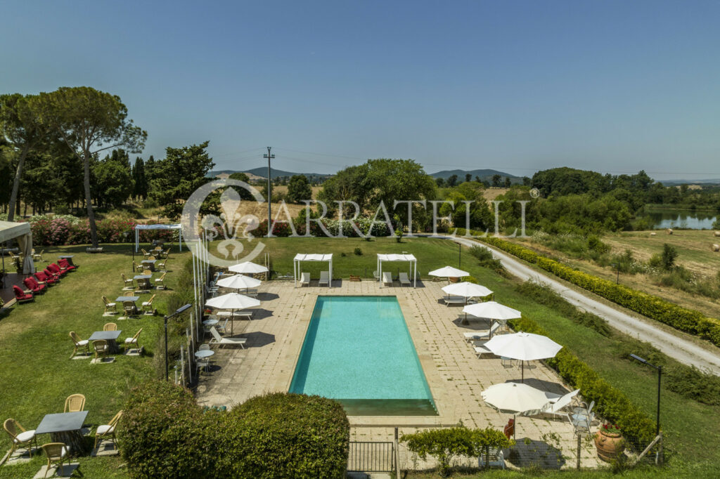 Azienda Agricola con Resort nella Maremma Toscana