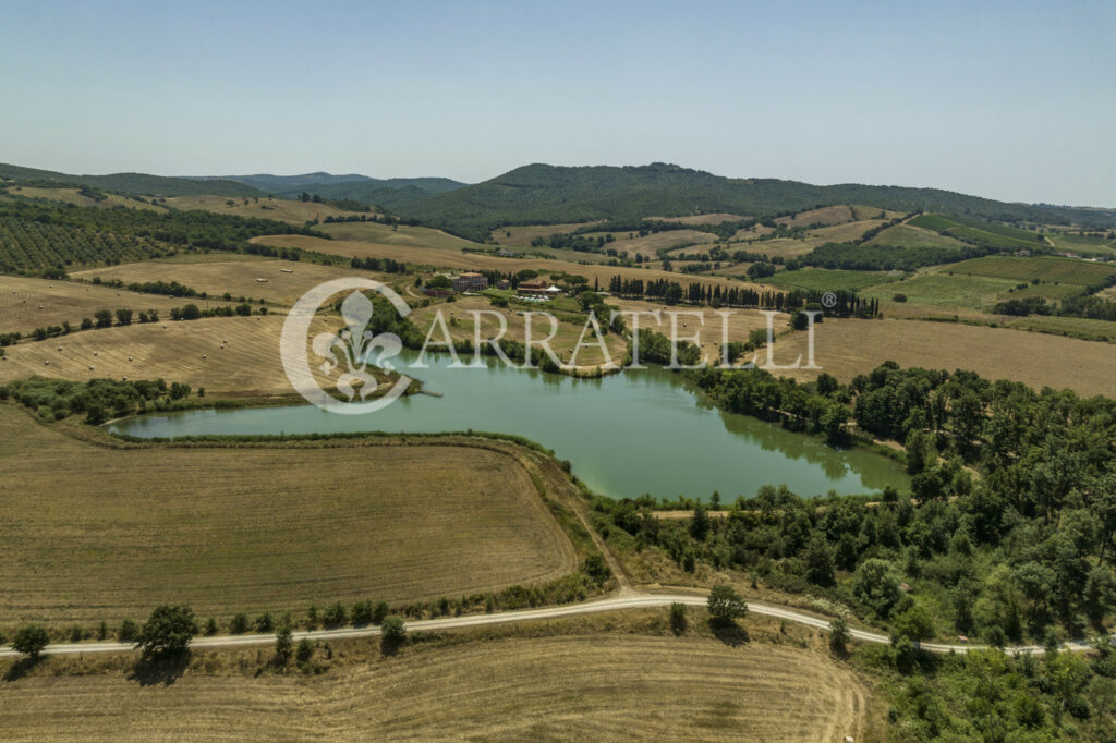 Azienda Agricola con Resort nella Maremma Toscana