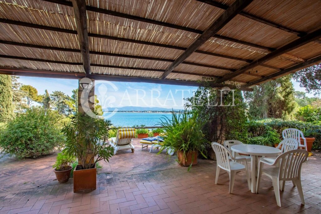 Argentario – Villa con accesso diretto al mare