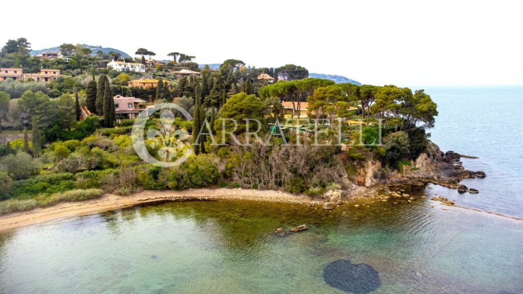 Argentario – Villa con accesso diretto al mare