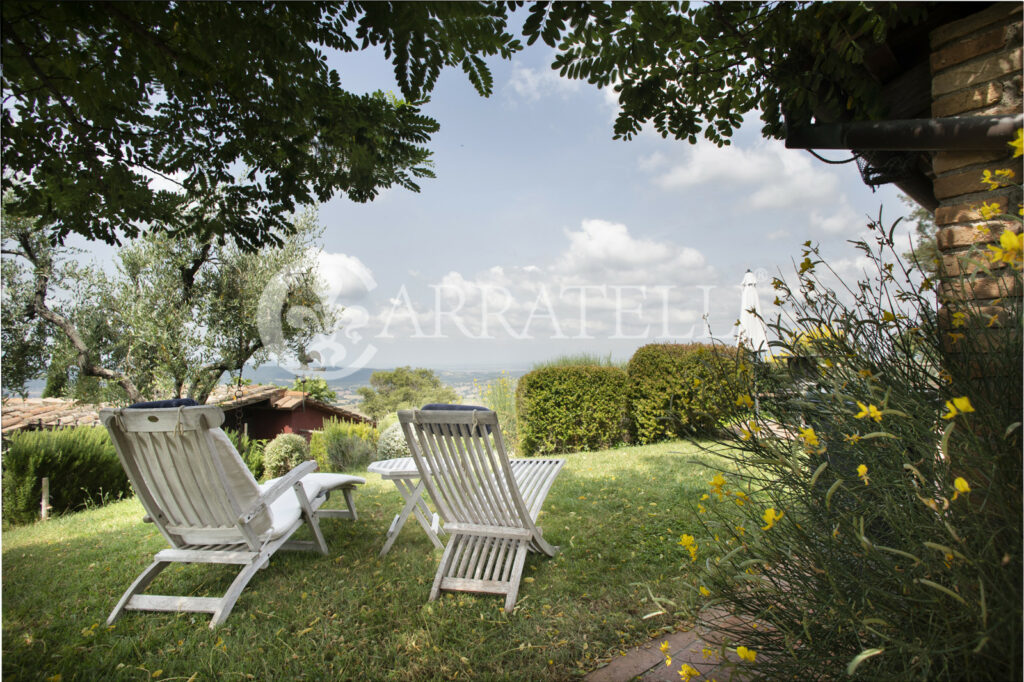 Villa con piscina e vista panoramica – Scansano