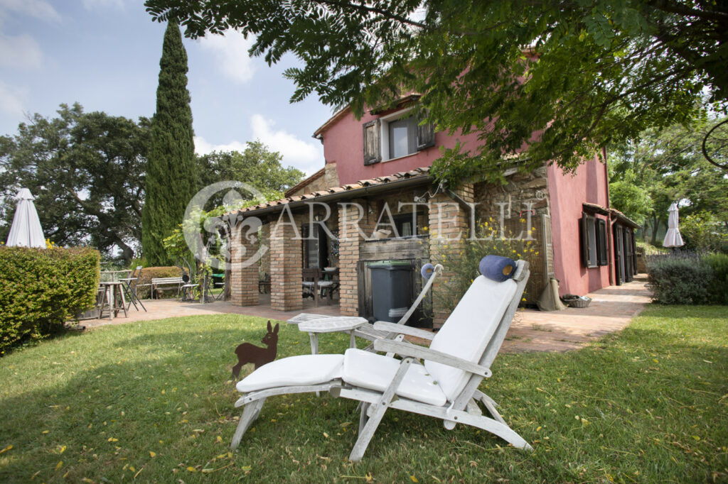 Villa con piscina e vista panoramica – Scansano