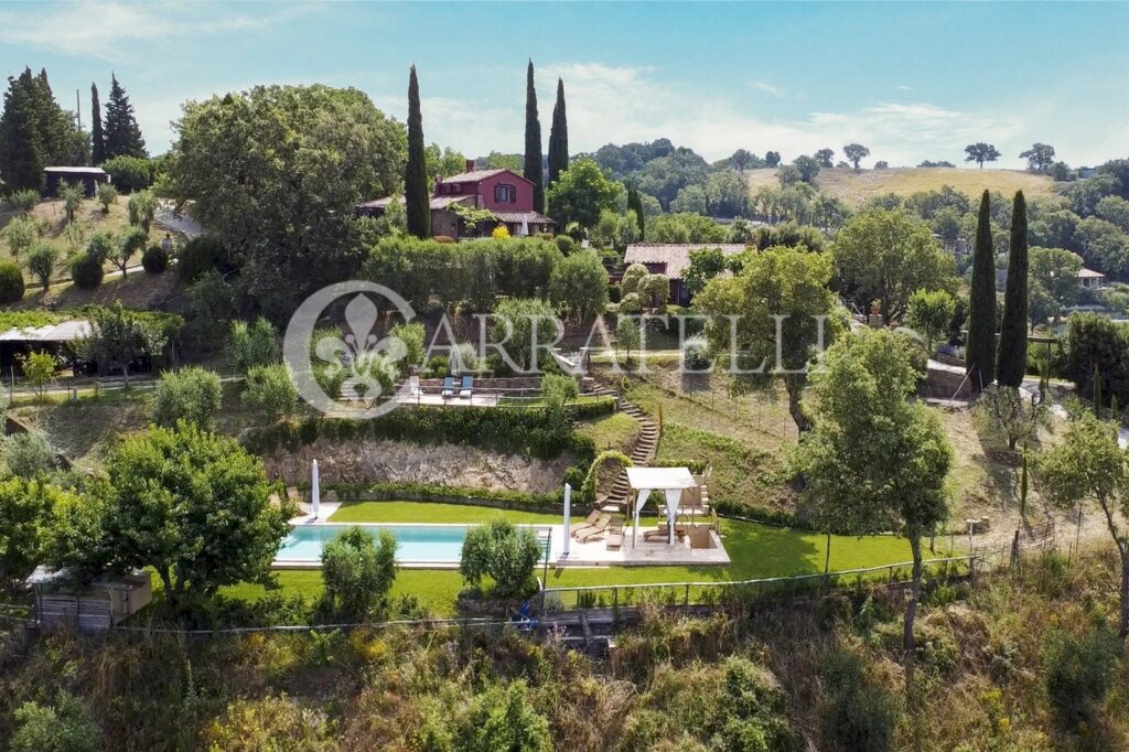 Villa con piscina e vista panoramica – Scansano