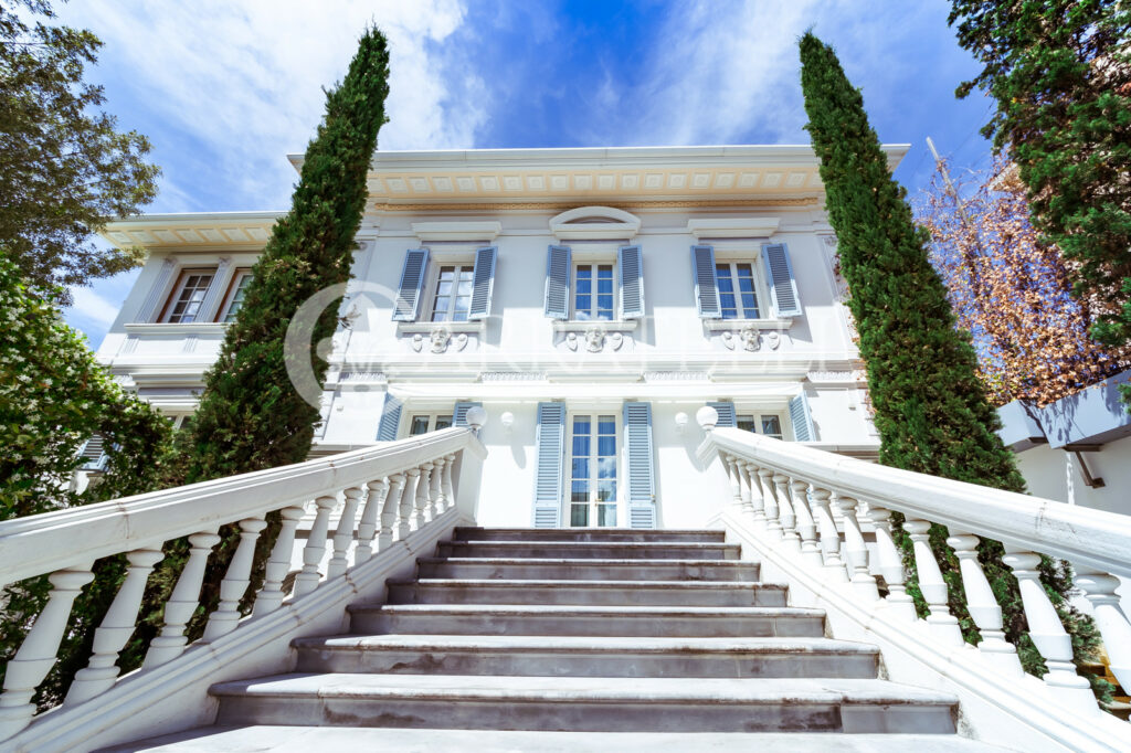 Villa di lusso con parco e piscina a Empoli