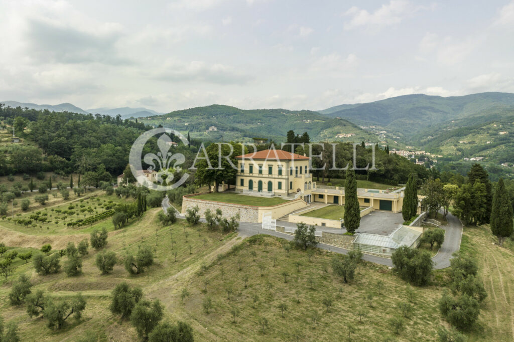 Villa storica con parco e piscina a Pistoia