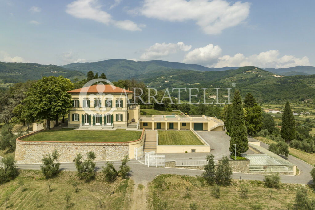 Villa storica con parco e piscina a Pistoia