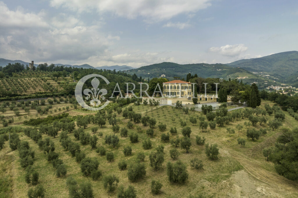 Villa storica con parco e piscina a Pistoia